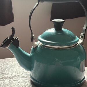 Le Creuset Teal Whistling Kettle